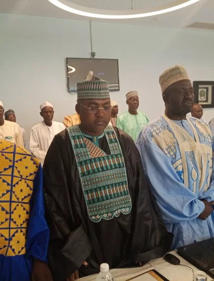 AnyConv.com__transport urbain de Garoua par bus électriques 00