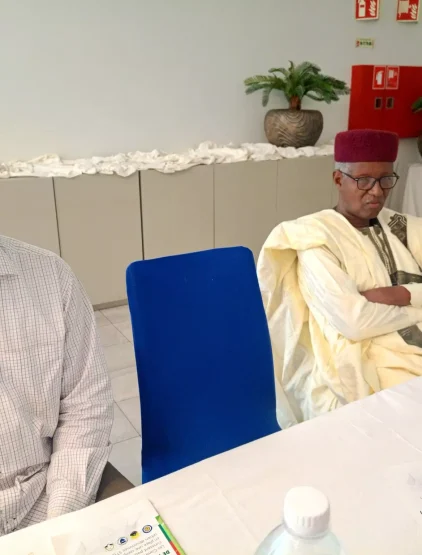 AnyConv.com__transport urbain de Garoua par bus électriques 04