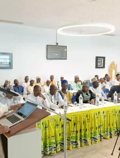 AnyConv.com__transport urbain de Garoua par bus électriques 3